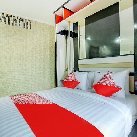 Sempidi Oyo 90131 Liberty Guest House מראה חיצוני תמונה