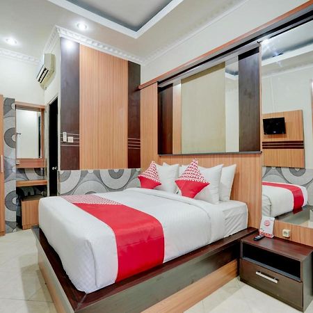 Sempidi Oyo 90131 Liberty Guest House מראה חיצוני תמונה