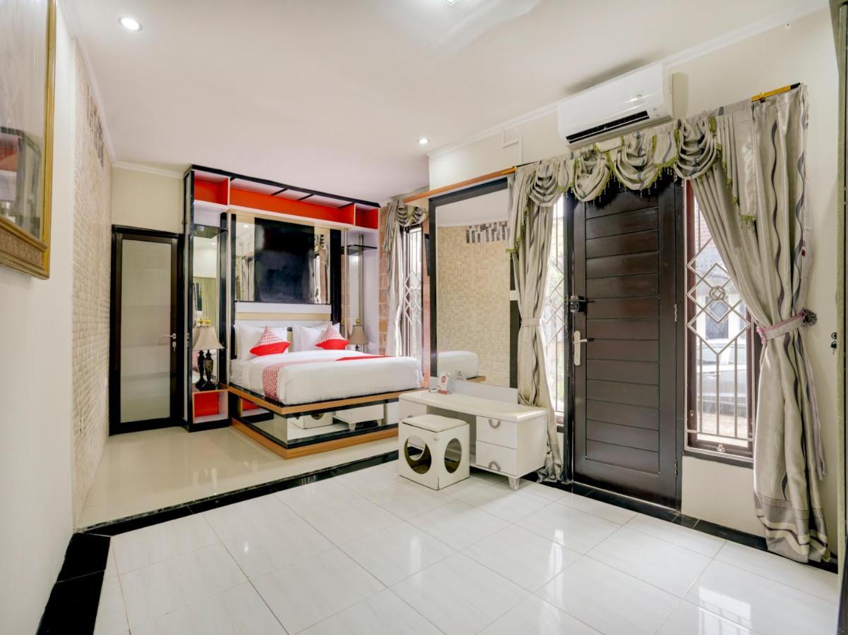 Sempidi Oyo 90131 Liberty Guest House מראה חיצוני תמונה