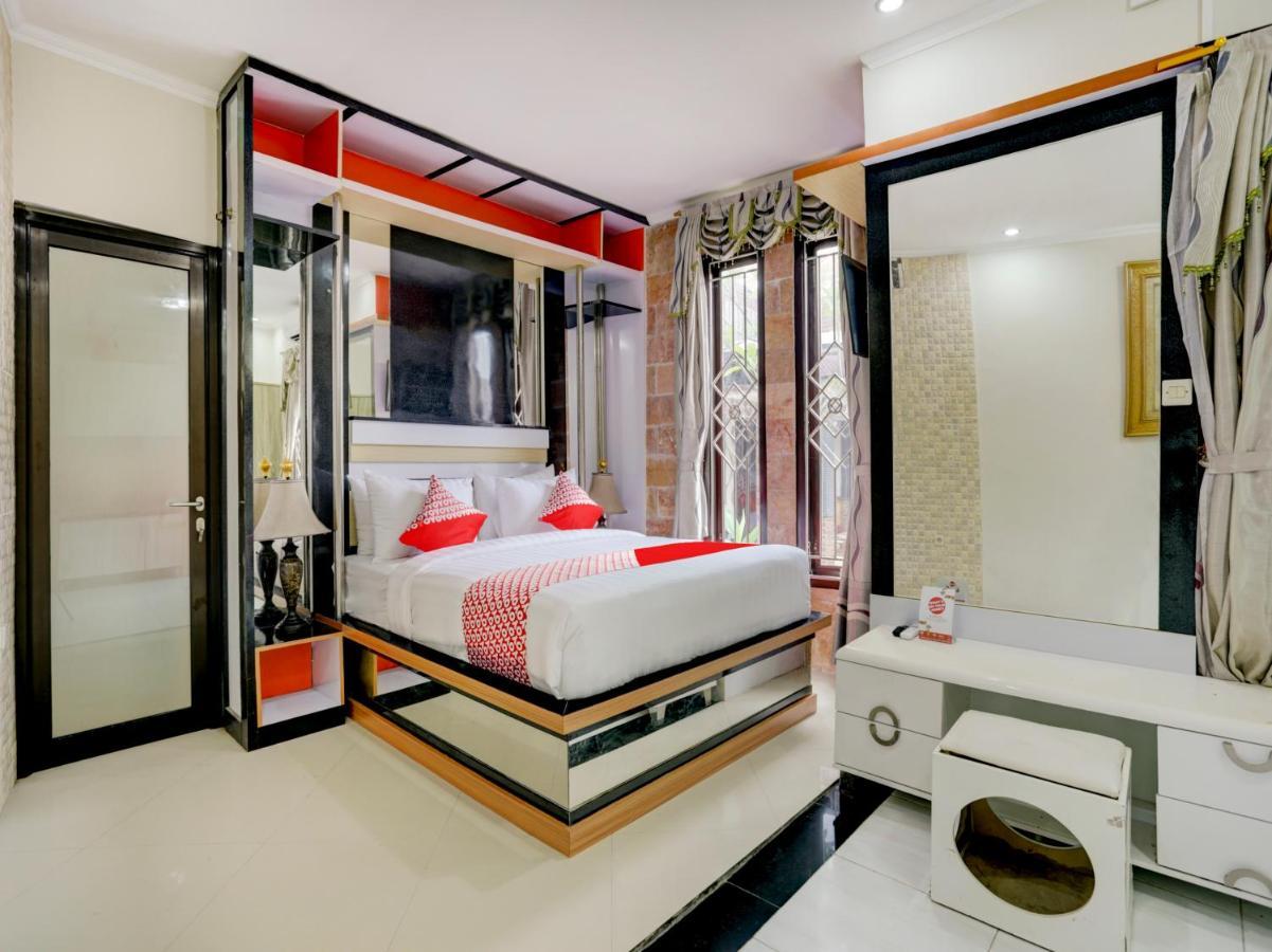 Sempidi Oyo 90131 Liberty Guest House מראה חיצוני תמונה